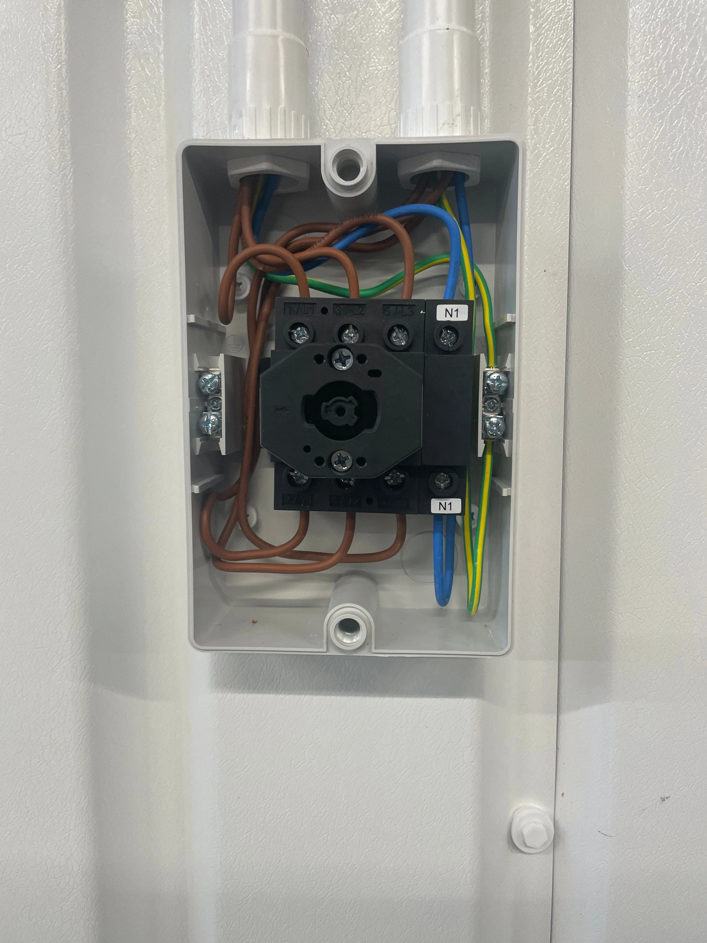 New power circuits installed for a garage. London, photo 4